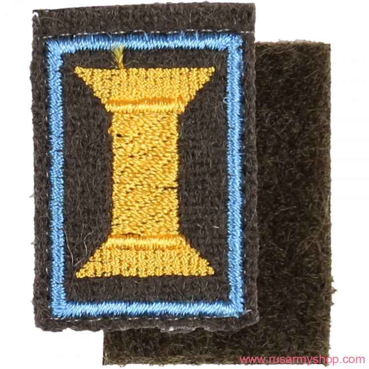 Эмблема петличная МО Сплав Офицерского состава оливковый фон голубой кант